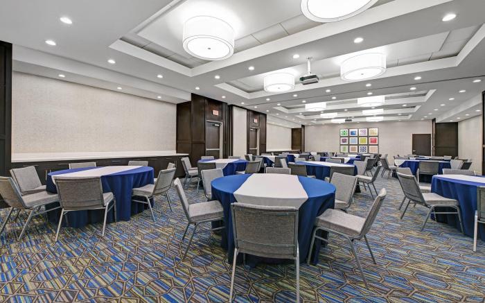 Holiday Inn Express And Suites Houston - Memorial City Centre By IHG