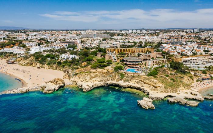 Auramar Beach Resort