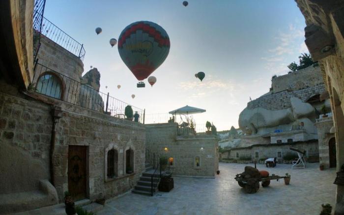 Grand Cave Suites
