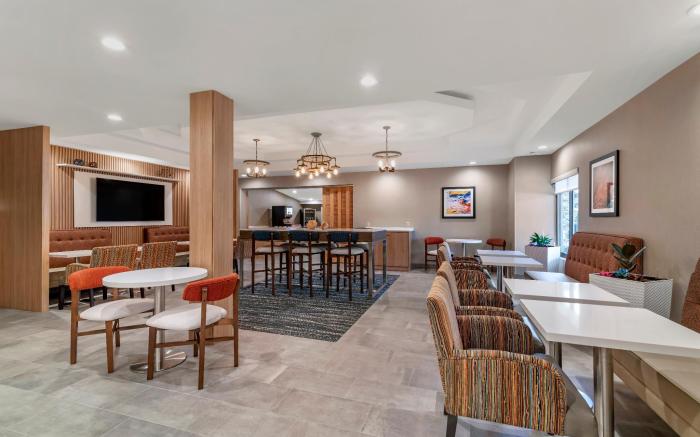 Clarion Inn