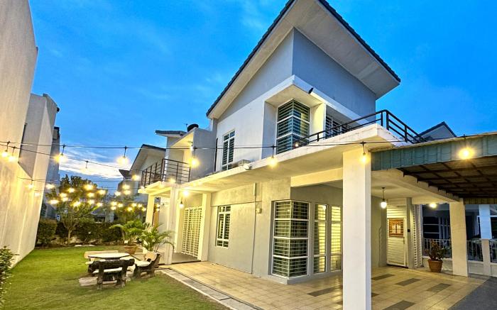 BNB Casa Grande @ Rawang (Garden, 15pax, WiFi)