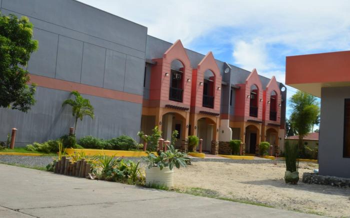 Manora Apartments and Guest House