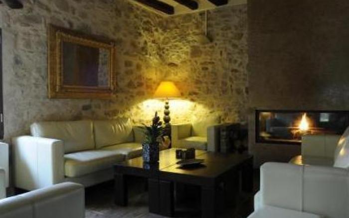 Moli Blanc Hotel