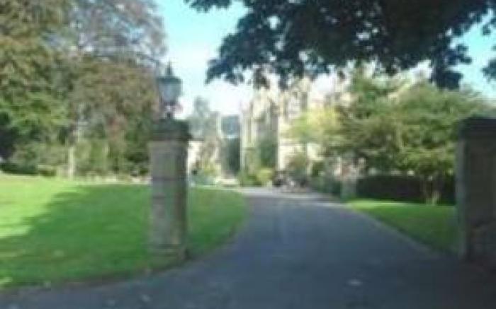 Falcon Manor Hotel