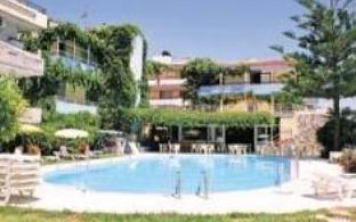 Roxani Hotel