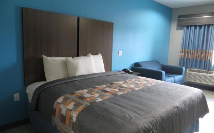 Haven Inn and Suites Willowbrook - Adults Only