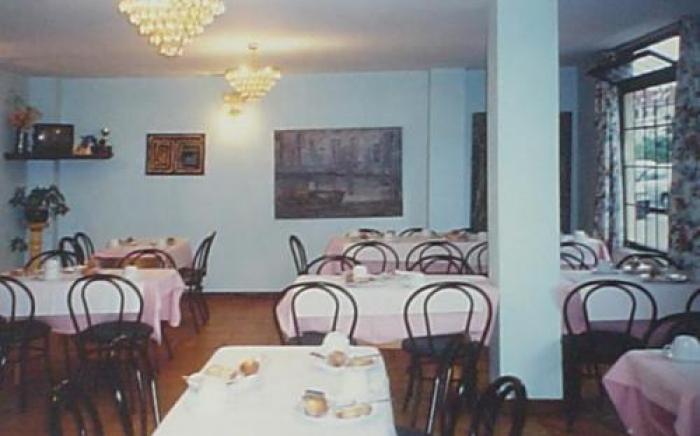 Hotel Azcona