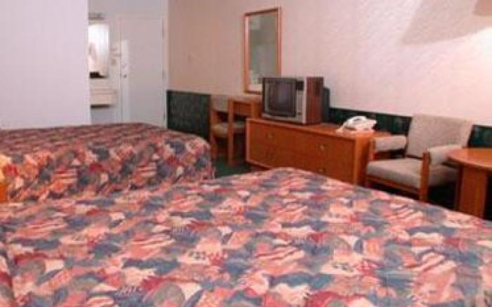 Diplomat Inn