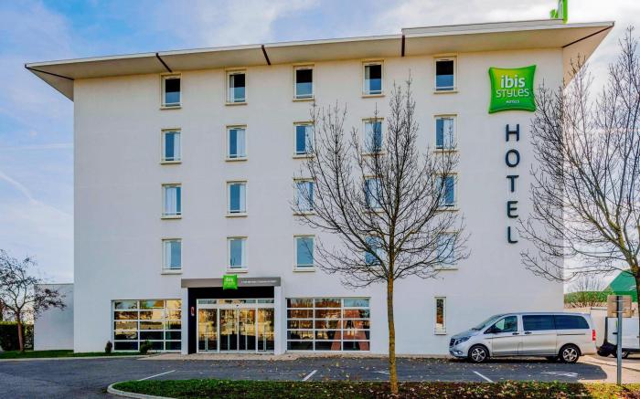 ibis Styles Lyon Meyzieu Arena Stadium