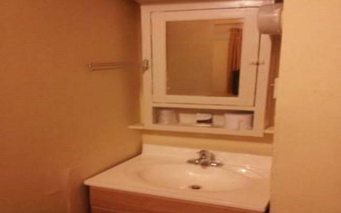 Layne Hotel