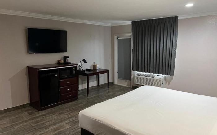 Studio 6 Suites Mesa, AZ – Near Downtown & Sloan Park