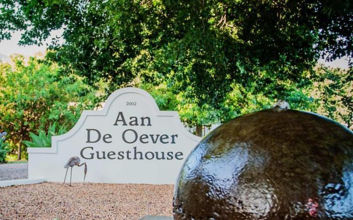 Aan de Oever Guesthouse