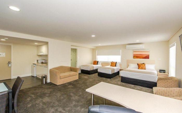 Belconnen Way Hotel & Serviced Apartments