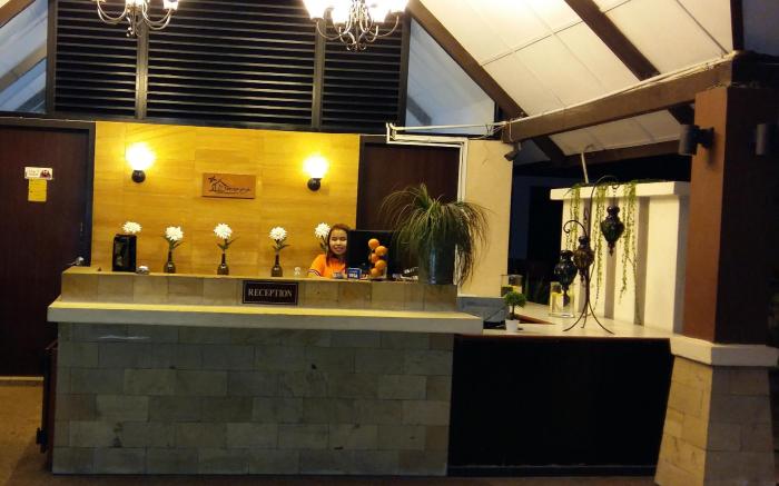 D'Feringghi Hotel & Restaurant