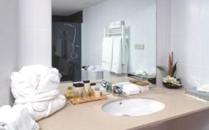 Amister Apartments