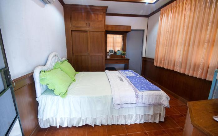 Tanyaporn House