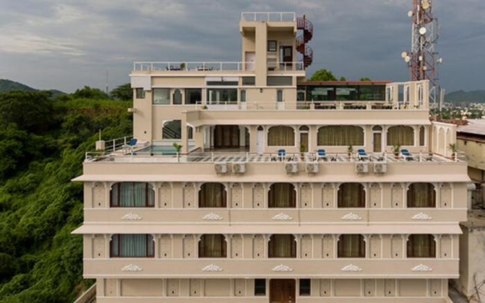 The Raj Kuber
