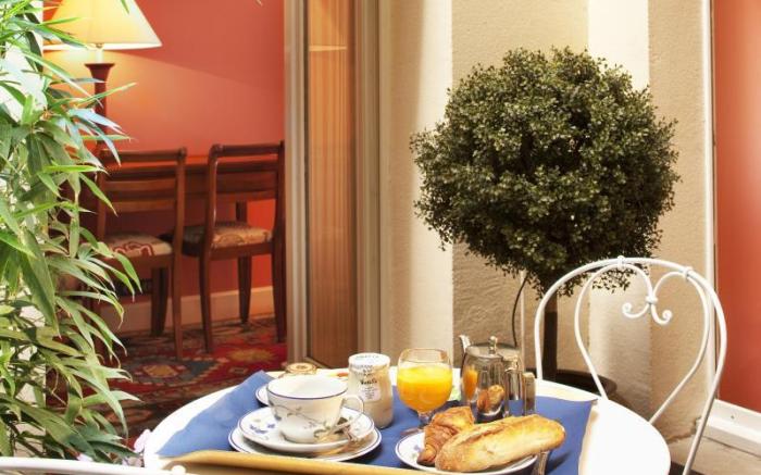 Relais Du Louvre Hotel