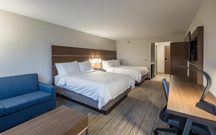 Holiday Inn Express & Suites Milwaukee - West Allis