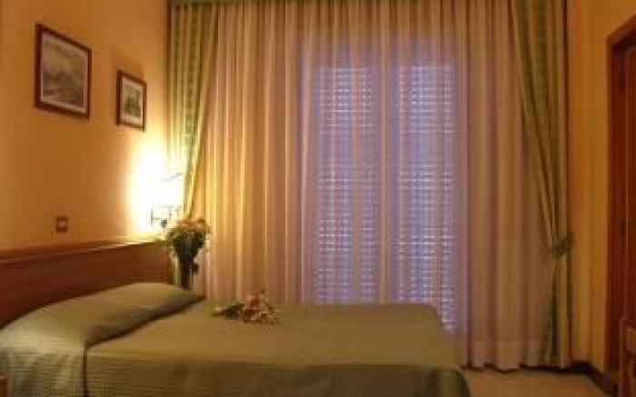 Hotel Pacific