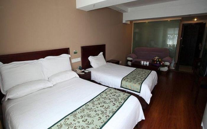 GreenTree Inn Chengdu high-tech Development West Zone Shidai Tian Street Express Hotel