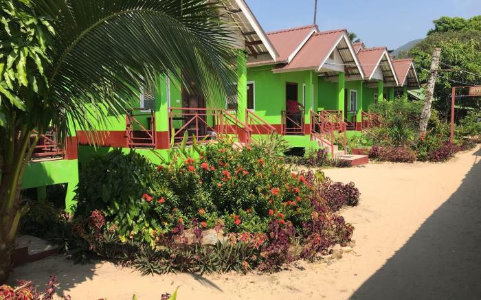 Yuyu golden beach hotel