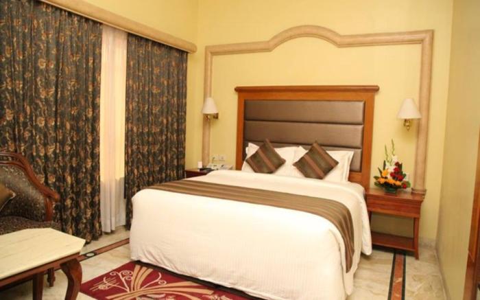Raj Park Hotel