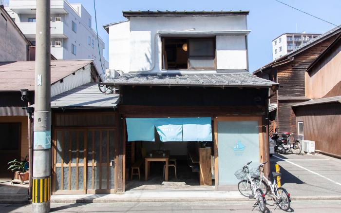 Fukuoka Guesthouse SHIP