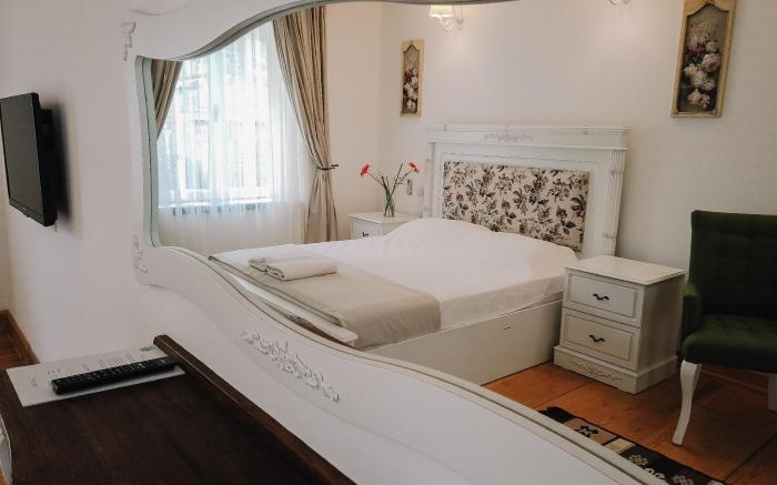 Tarcin Alacati Otel