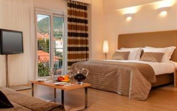 Chloe Luxury Hotel