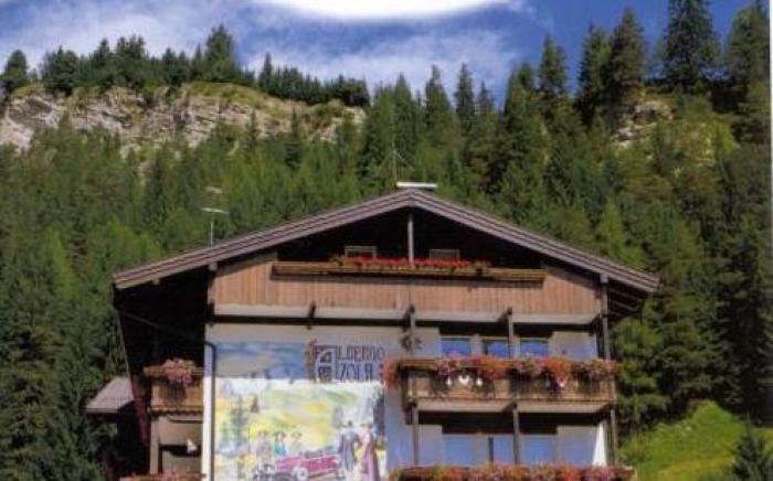 Hotel Azola