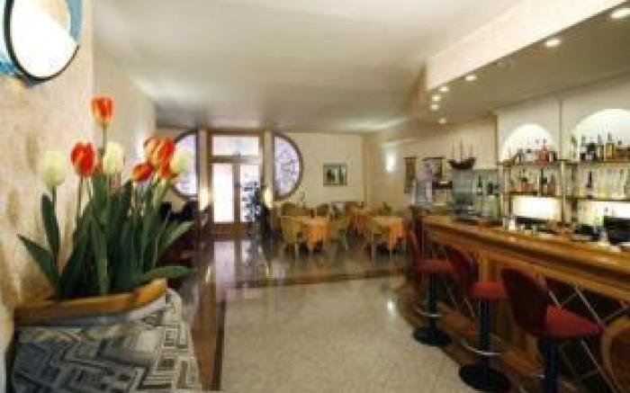 Moody smart & comfy Hotel