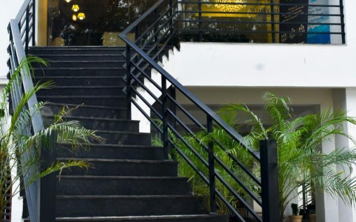 Hotel White Rock By The Solitaire Hospitality