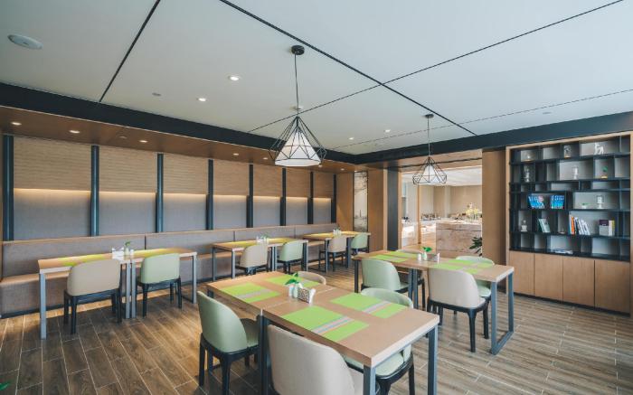 Atour Hotel Hangzhou Xiasha