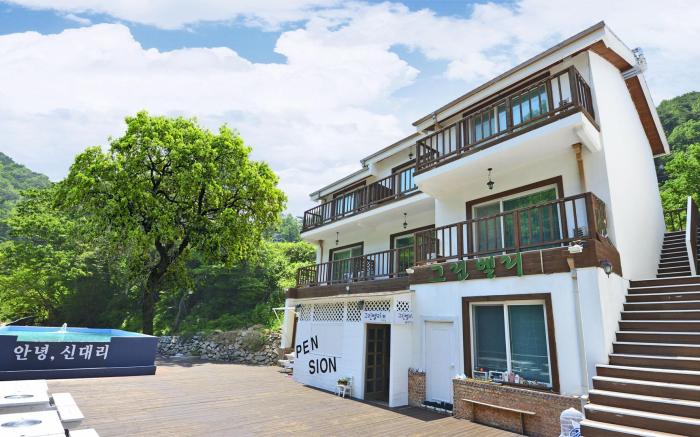 Gyeongju Green Valley Spa Pension