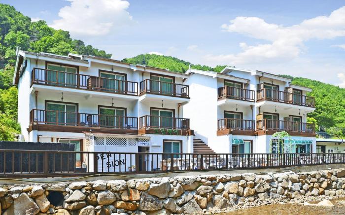 Gyeongju Green Valley Spa Pension