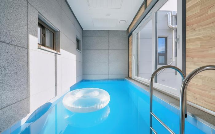 Sokcho Lasso Pool Villa Pension