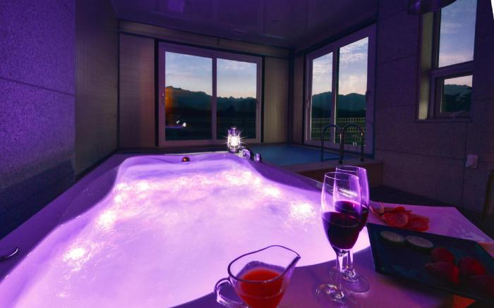 Sokcho Lasso Pool Villa Pension