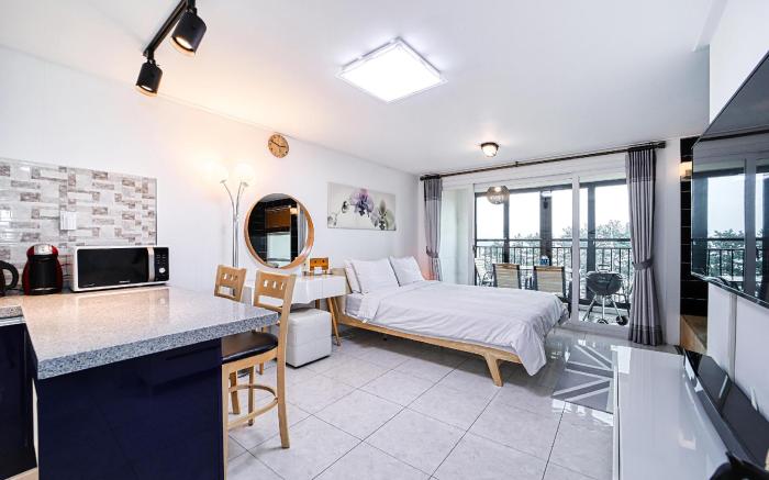 Yeosu Nochedelmar Spa Pension