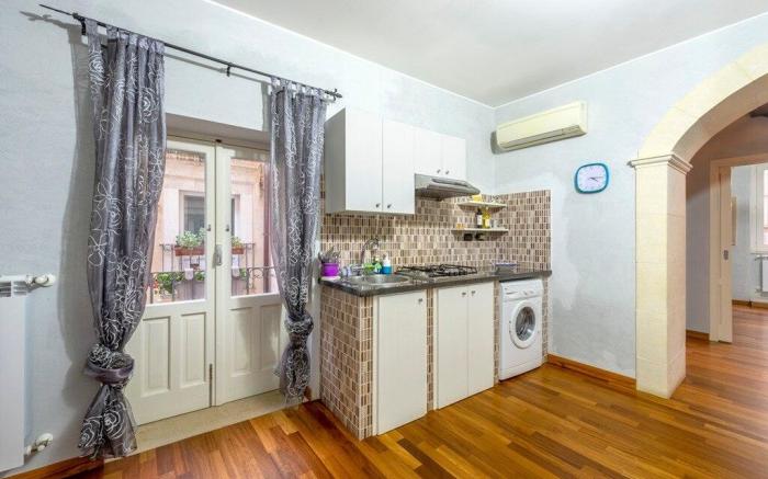 Central Ortigia Apartment Steps Away From Sights