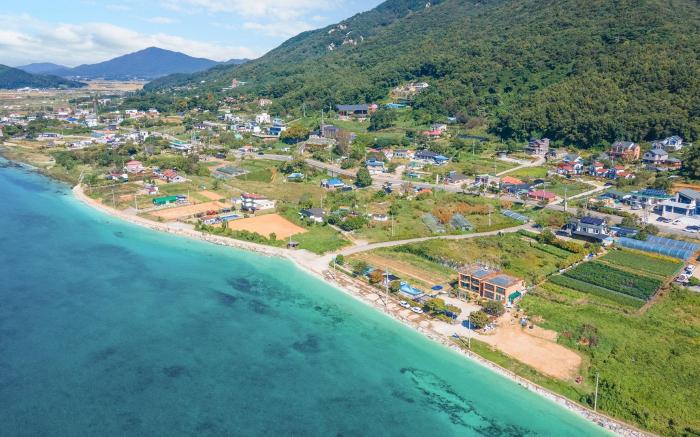 Ganghwa Badatgashimteo Pension