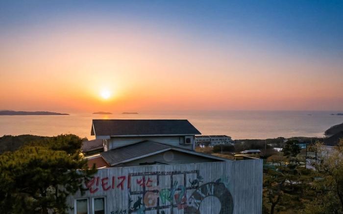 Ganghwa Vintage Box Pension