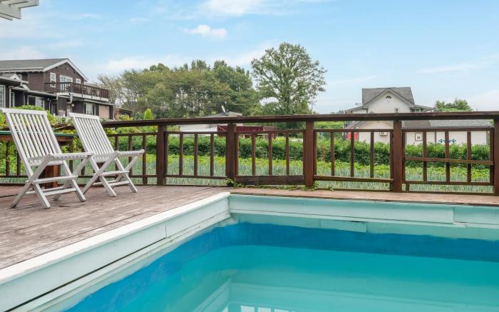 Ganghwa Izba Pension