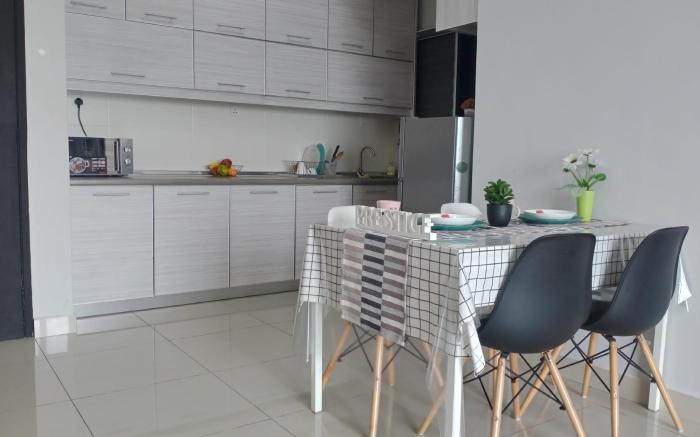 Prestige Sky 2BR (A12-5) | High Floor | Free Wifi