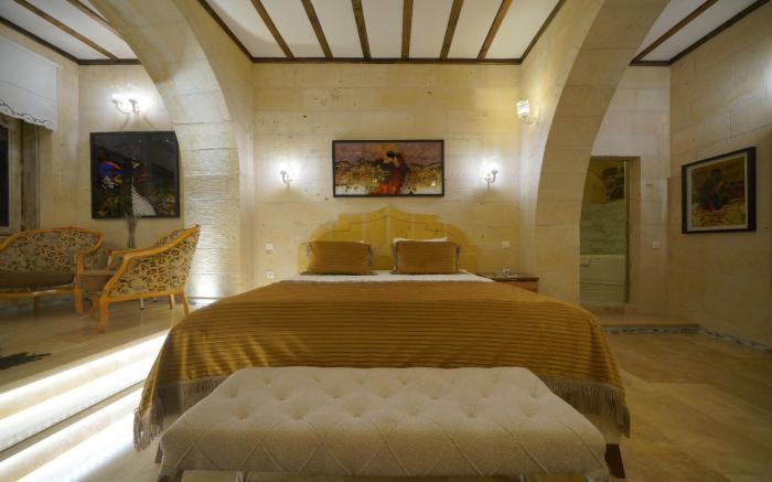 Karlik Cave Suite