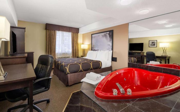 Super 8 by Wyndham Niagara Falls by the Falls