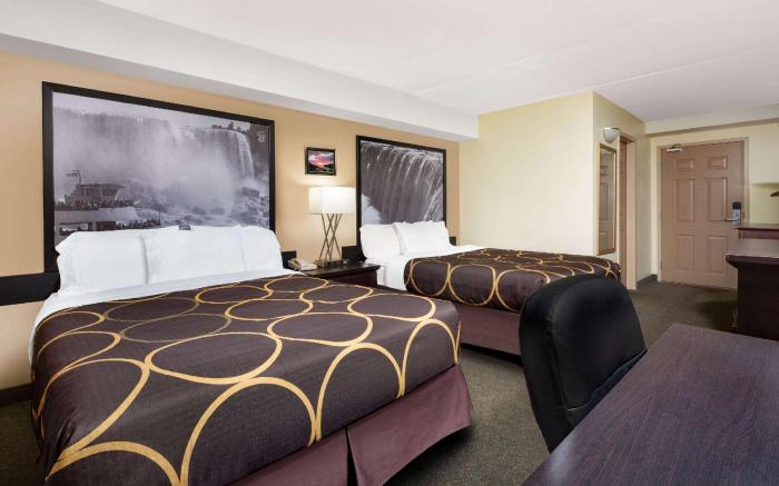 Super 8 by Wyndham Niagara Falls by the Falls
