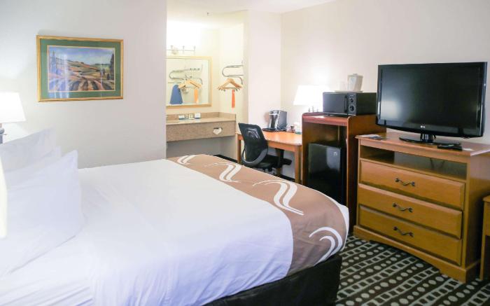 Quality Inn Fayetteville near Historic Downtown Square