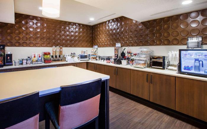 Wingate by Wyndham Roseville/Detroit