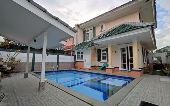 Villa Resort 4 Kamar Kolam Renang Pribadi